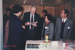 大会评委了解新药蚂蚁丸发明情况